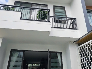 Mẹo bảo dưỡng và vệ sinh cửa nhôm kính đúng cách