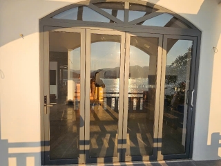 Các lỗi phổ biến khi lắp đặt cửa nhôm kính và cách khắc phục